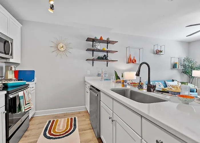 Beautiful 3-suite W/ Patio Dining, Big Yard Ferienhaus Tallahassee