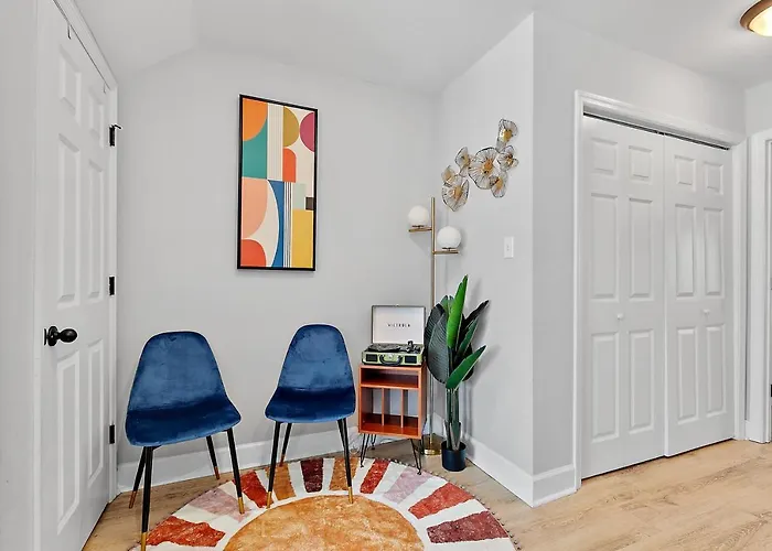 Ferienhaus Beautiful 3-suite W/ Patio Dining, Big Yard