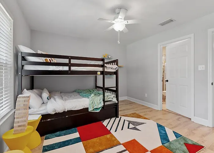 Beautiful 3-suite W/ Patio Dining, Big Yard Ferienhaus Tallahassee