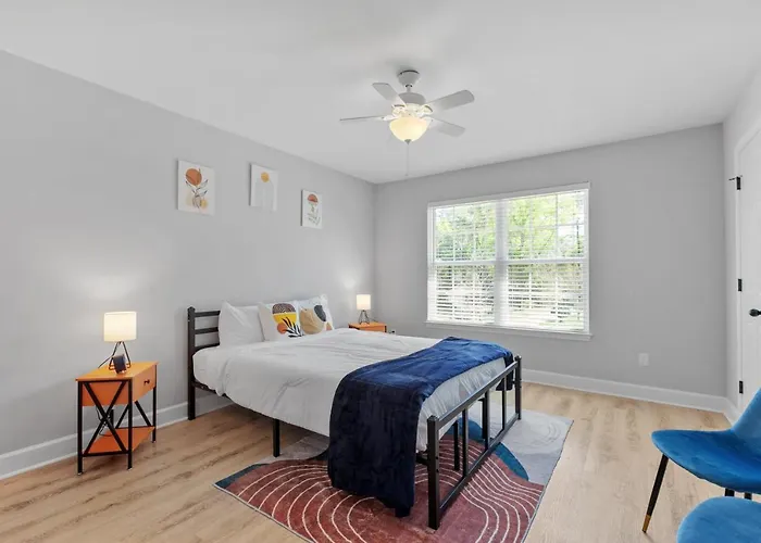 Beautiful 3-suite W/ Patio Dining, Big Yard Ferienhaus Tallahassee